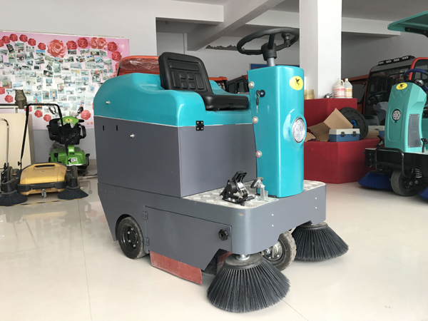 掃地車清掃地面的原理是什么？
